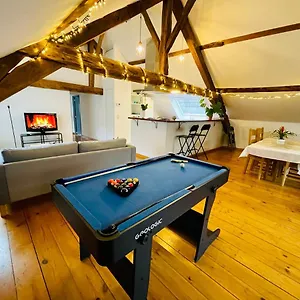 Down Town Spacious Loft With Private Parking , Bruselas Bélgica