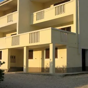 apartmani-presecki.hotelinzadar.com/